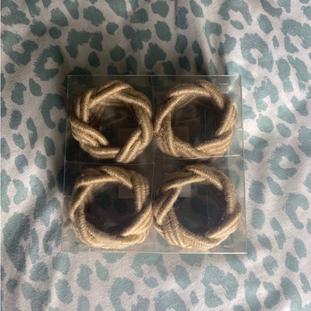 5/$25 ☀️ 
NEW 4 Piece Rattan Twine Napkin
Rings Allen + Roth